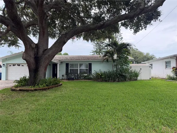 704 23RD ST SW, Largo, FL 33770