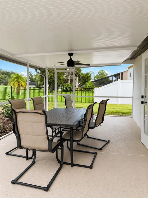 16209 W COURSE DR, Tampa, FL 33624