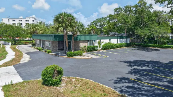 2039 INDIAN ROCKS RD S, Largo, FL 33774