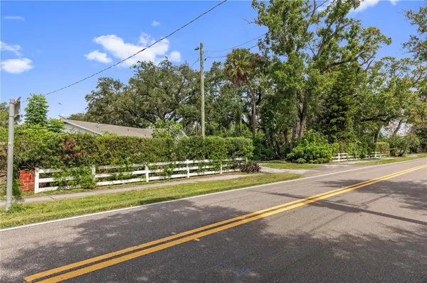 6401 WINGFOOT CIR, Tampa, FL 33634