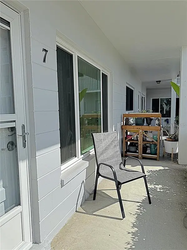 2001 WORLD PARKWAY BLVD #7, Clearwater, FL 33763