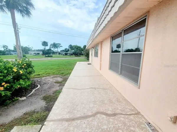 201 BEDFORD TRL #121, Sun City Center, FL 33573