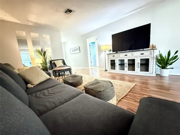 709 HICKORY LN, Bradenton, FL 34208