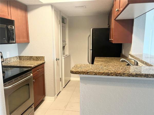 10200 GANDY BLVD N #813, St Petersburg, FL 33702