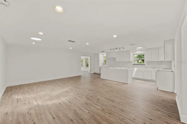 528 LUCERNE AVE, Tampa, FL 33606