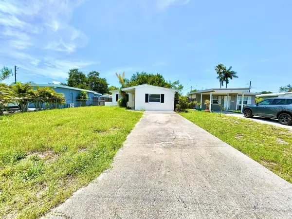 673 59TH ST S, St Petersburg, FL 33707