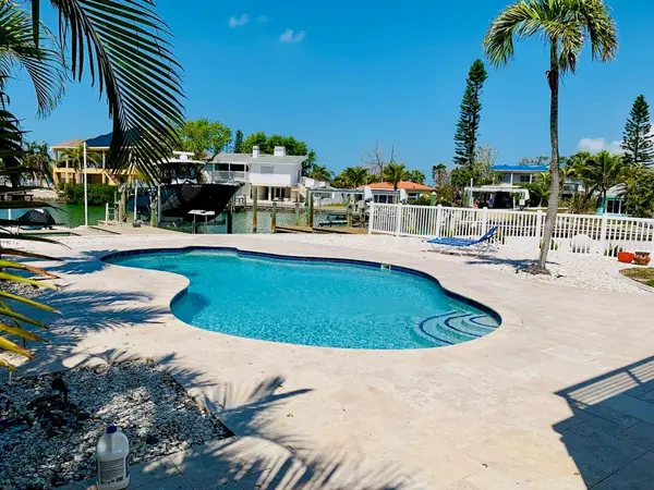 14162 W PARSLEY DR, Madeira Beach, FL 33708