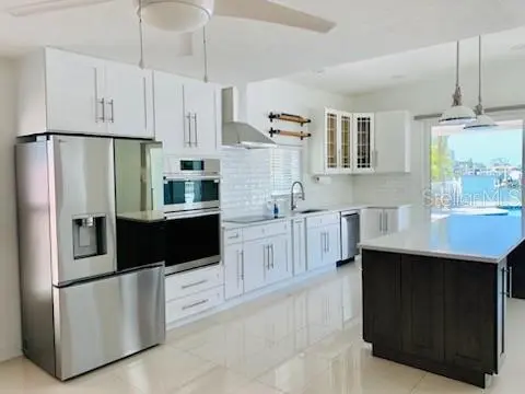14162 W PARSLEY DR, Madeira Beach, FL 33708