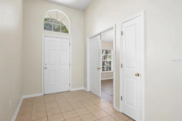 6328 BRIDGECREST DR, Lithia, FL 33547