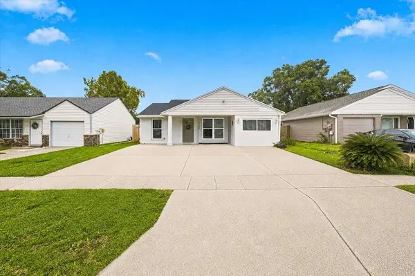 8304 RIVERBOAT DR, Tampa, FL 33637