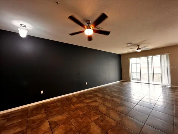 8613 ANDALUCIA FIELD DR, Tampa, FL 33637