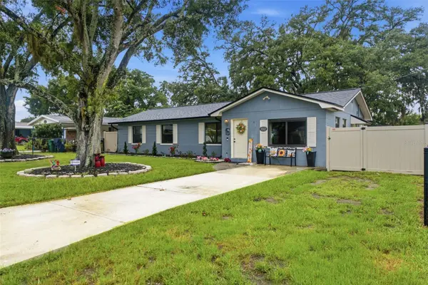 9242 N 52ND ST, Tampa, FL 33617