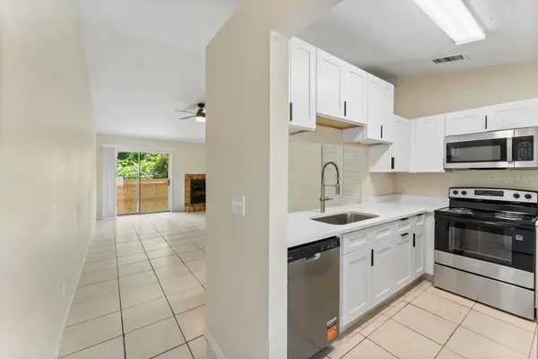 918 OTTO VILLA PL #9, Tampa, FL 33612