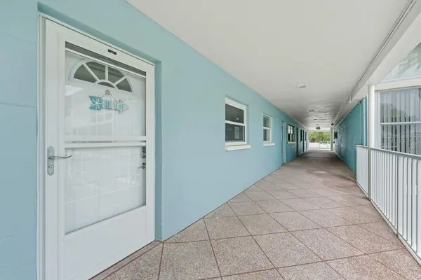 6061 2ND ST E #45, St Petersburg, FL 33706