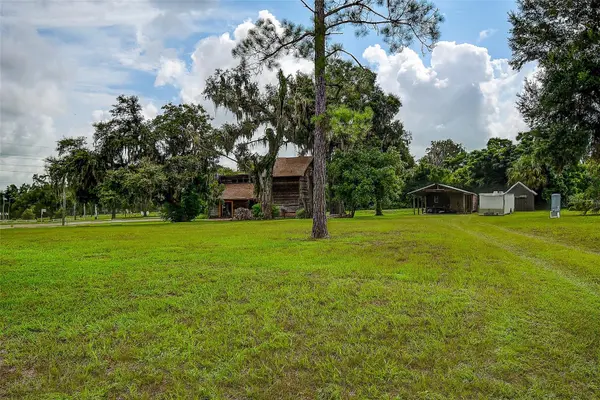 11700 VALLEY RD, Dade City, FL 33525