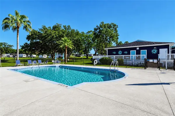10151 HAMP DR, Dade City, FL 33525