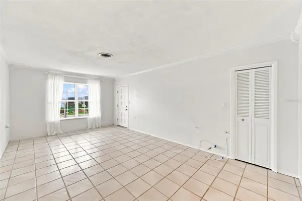 1342 SNELL ISLE BLVD NE #4, St Petersburg, FL 33704