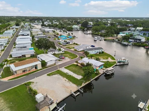 102 SCHOONER DR #102, Palm Harbor, FL 34683