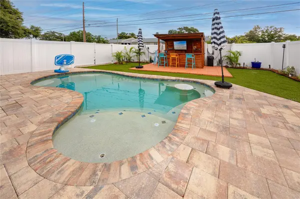 6200 52ND AVE N, St Petersburg, FL 33709