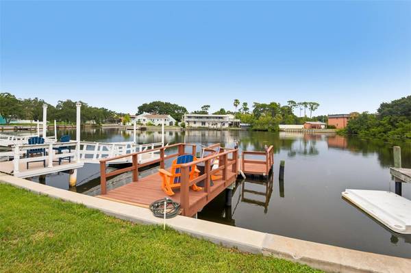 609 WESTWINDS DR #4, Palm Harbor, FL 34683
