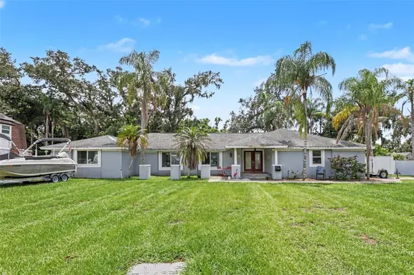 1307 BRANTWOOD DR, Valrico, FL 33594
