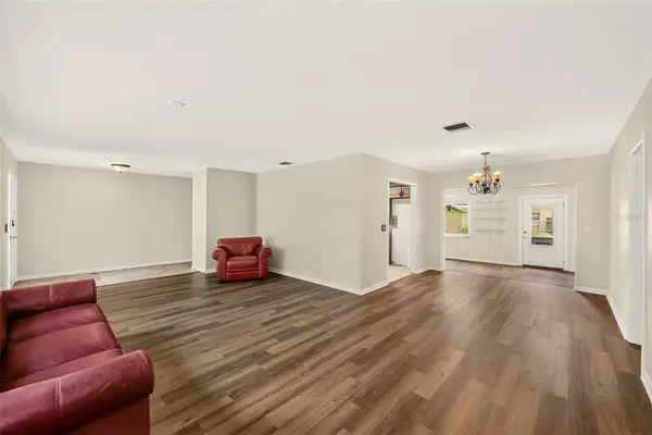 303 SAINT AUGUSTINE AVE, Temple Terrace, FL 33617