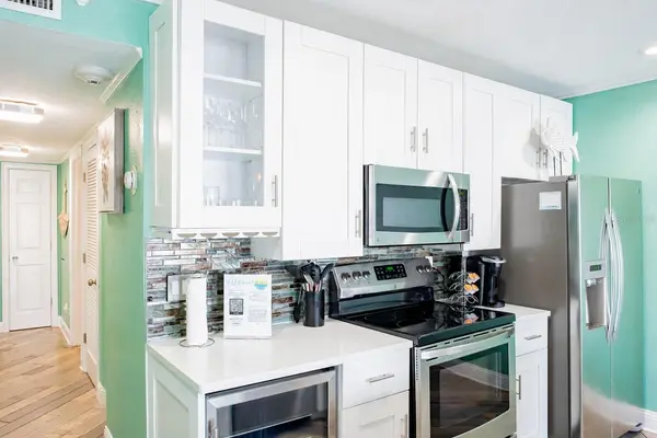 2506 N ROCKY POINT DR #331, Tampa, FL 33607