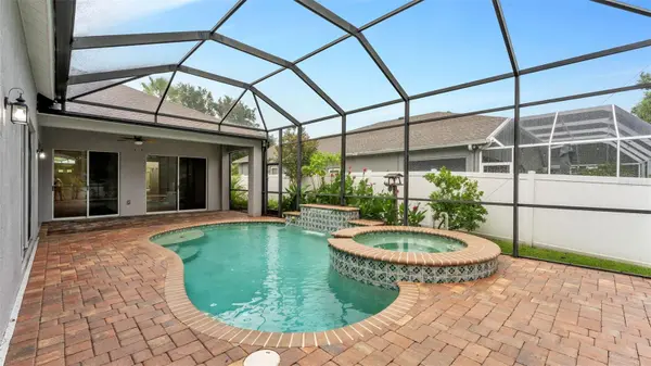 2041 HEARTLAND CIR, Valrico, FL 33594