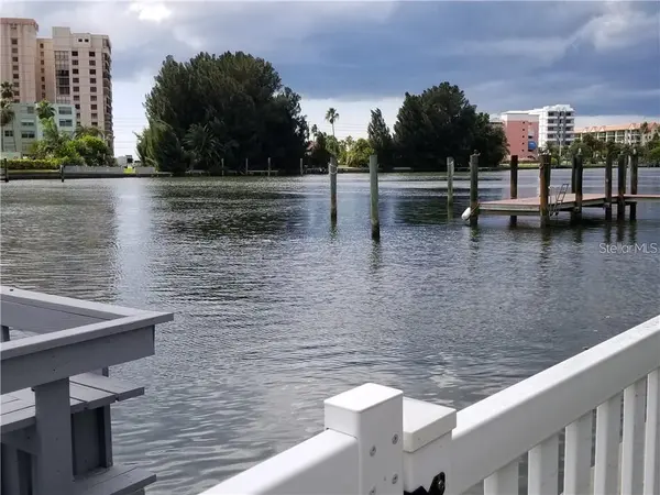 4000 BELLE VISTA DR, St Petersburg, FL 33706