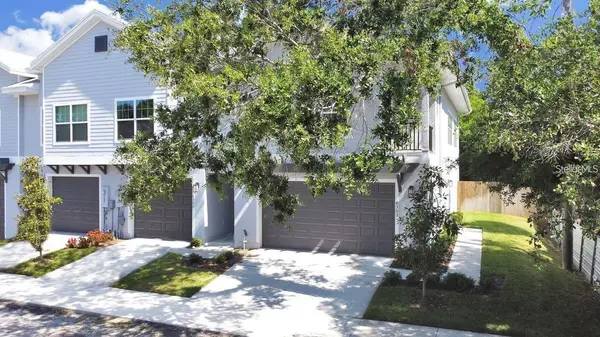8303 KING BLOSSOM CT, Tampa, FL 33615