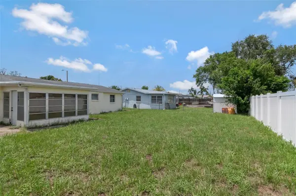 1024 VIKING DR, Holiday, FL 34691