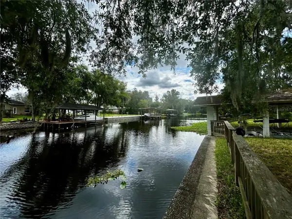 2950 N SHELL RD, Deland, FL 32720