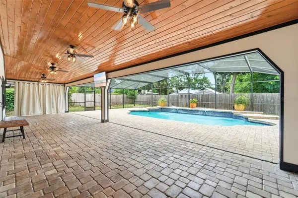 2309 SWEETWATER COUNTRY CLUB PLACE DR, Apopka, FL 32712
