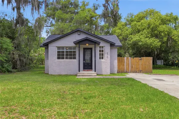 210 WINSLOW AVE, Deland, FL 32724