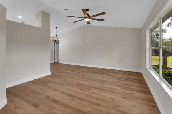 1251 SEMINOLE DR, De Leon Springs, FL 32130