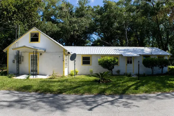 490 JOHN ST #A & B, Lake Helen, FL 32744