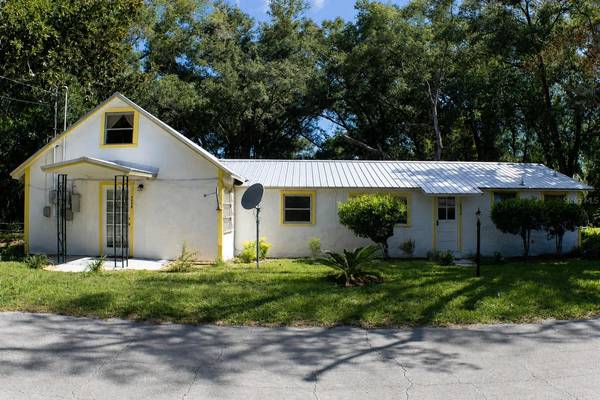 490 JOHN ST #A & B, Lake Helen, FL 32744