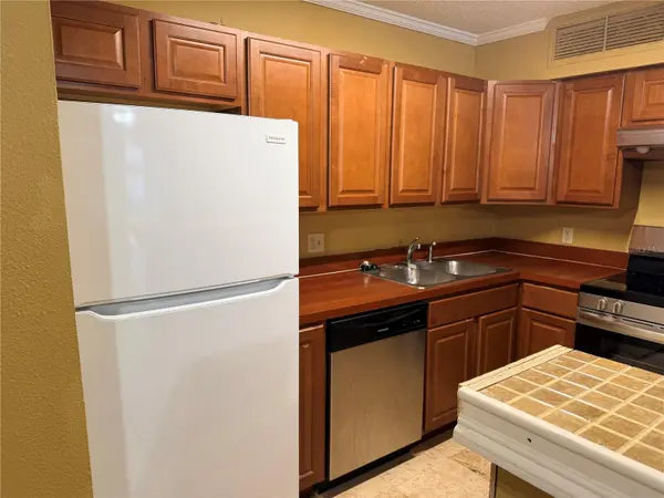 345 FORESTWAY CIR #107, Altamonte Springs, FL 32701