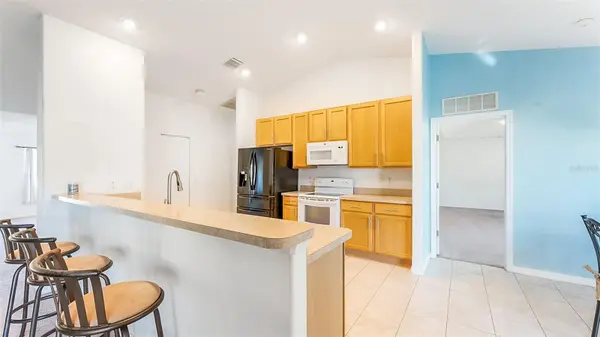 8 WHITE HURST LN, Palm Coast, FL 32164