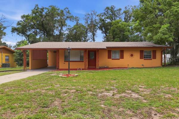 812 W FRANKLIN AVE, Deland, FL 32720 photo 2