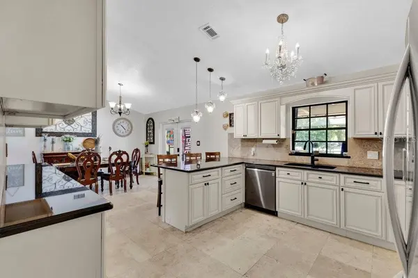 1304 ARIANA WOODS CIR, Auburndale, FL 33823
