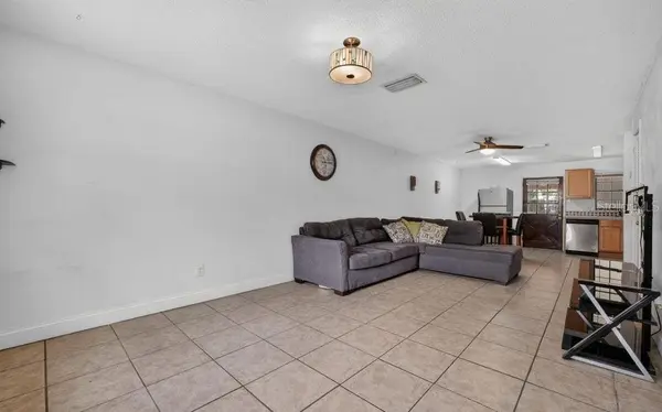 912 ROYAL OAK CT, Holly Hill, FL 32117