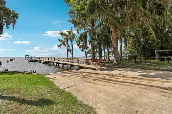 225 GARDENIA AVE, Georgetown, FL 32139