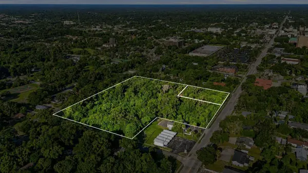 E NEW YORK AVE, Deland, FL 32724