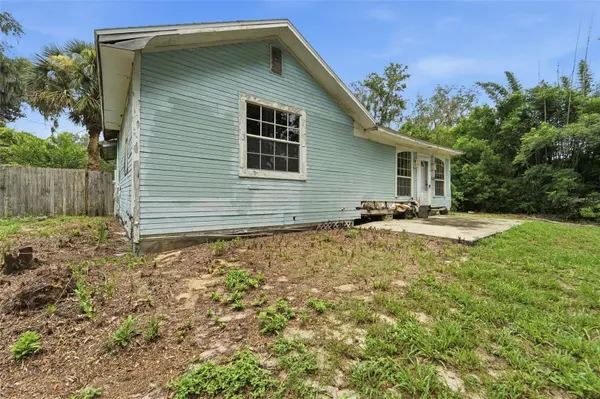 495 NORTH ST, De Leon Springs, FL 32130