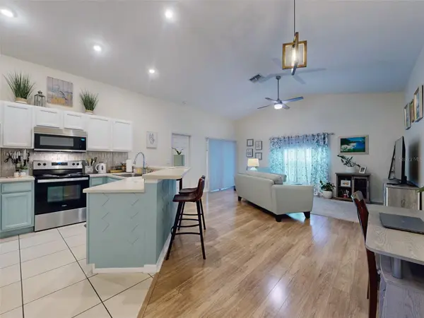 242 PINE BLUFF AVE #242, Deland, FL 32724