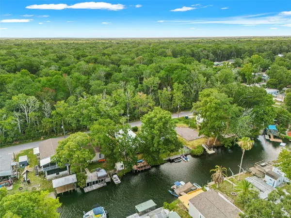 6380 RICHARD DR, Weeki Wachee, FL 34607