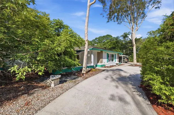 9116 LAKEVIEW DR, New Port Richey, FL 34654
