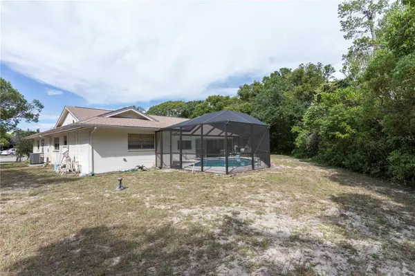 12101 LONGSTRAP LN, Hudson, FL 34667
