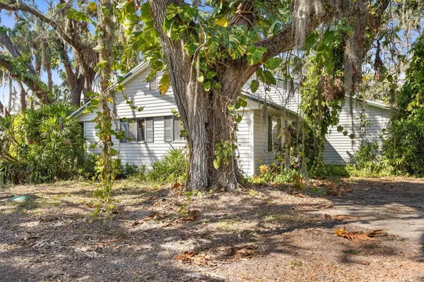 8725 ERIE LN, Parrish, FL 34219